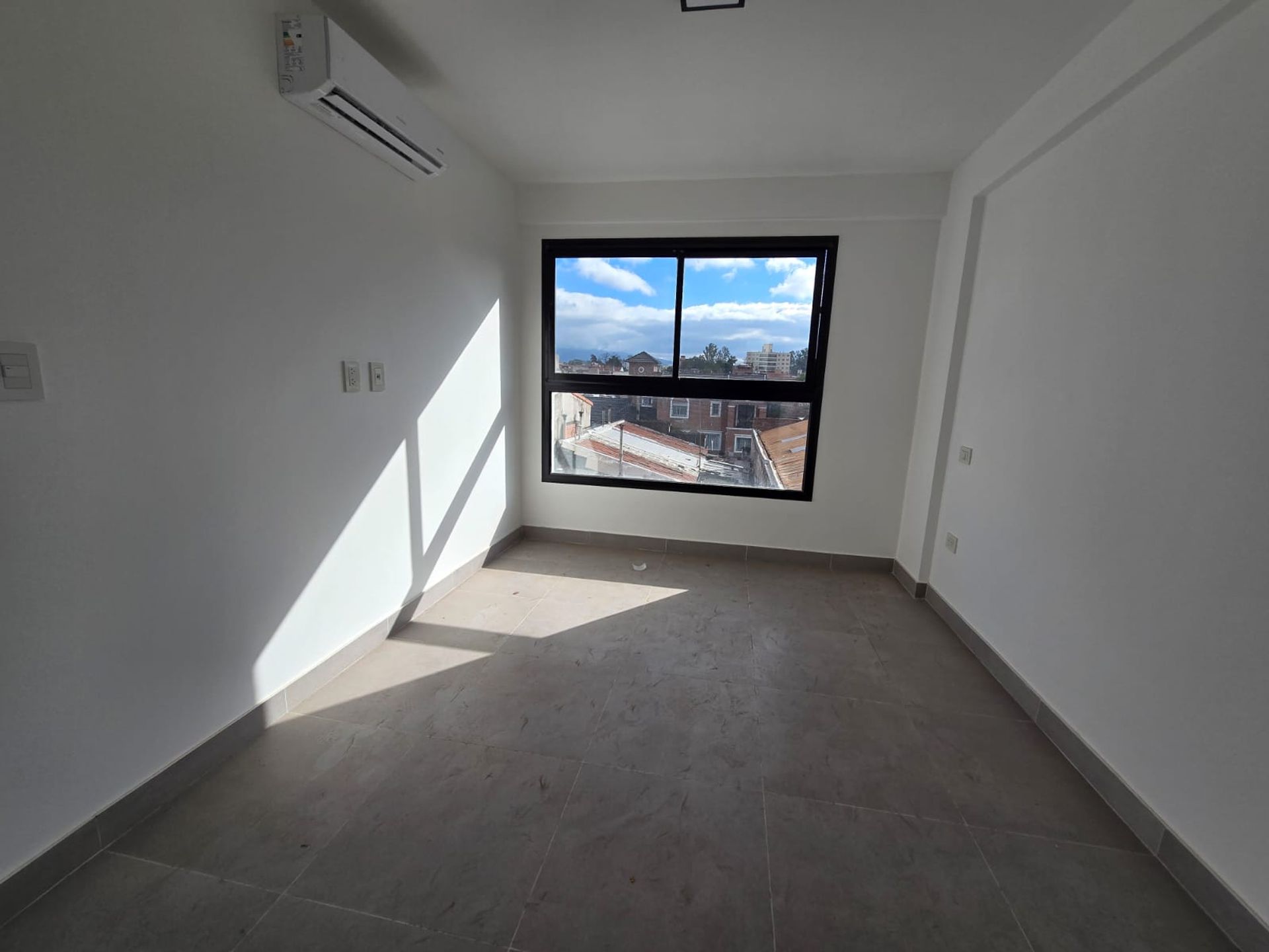DEPARTAMENTO VENTA MACROCENTRO A ESTRENAR - foto 3