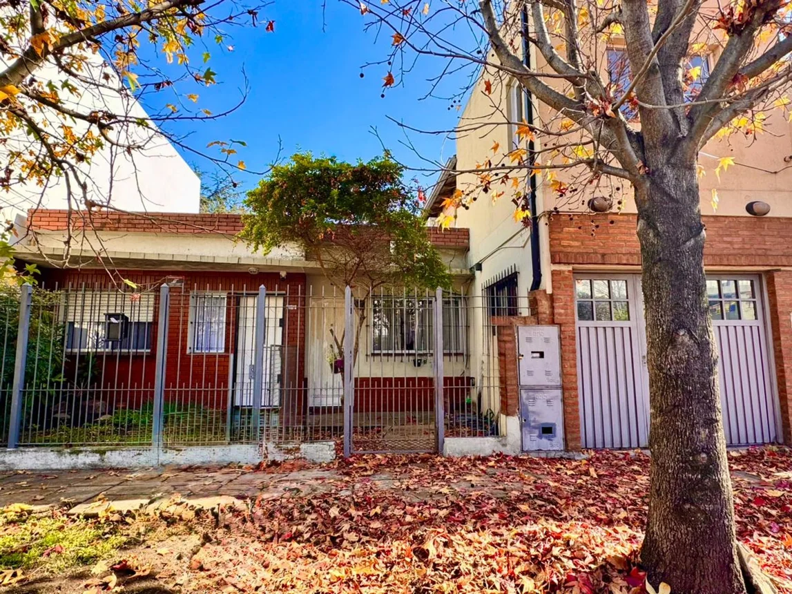 Casa en venta en Castelar, foto 3