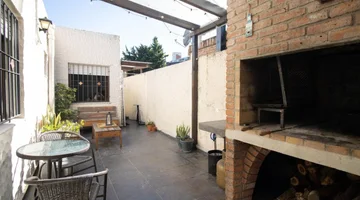 VENTA CASA 3 DORMITORIOS MALVIN