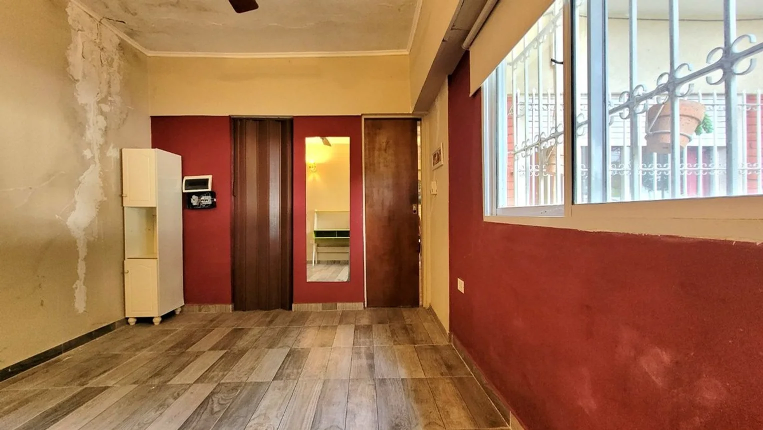 Casa de 4 ambientes en venta en El Talar, Liniers 700