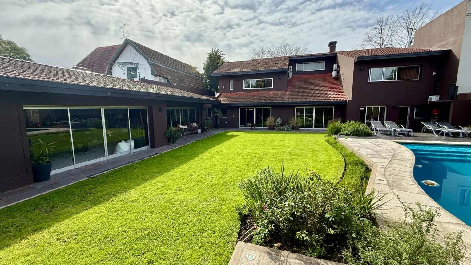 Casa en venta en Adrogué, foto 2