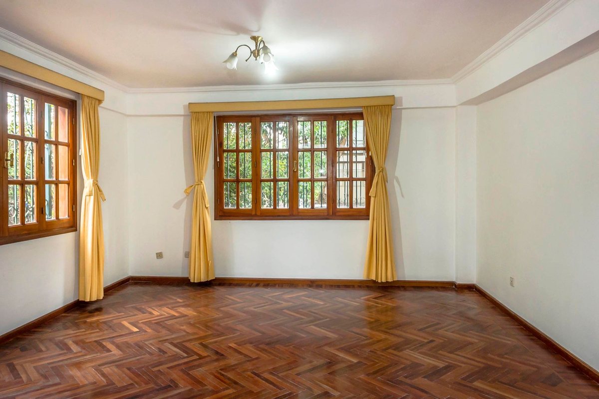CASA 5 DORMITORIOS VENTA ZONA MACROCENTRO - foto 8