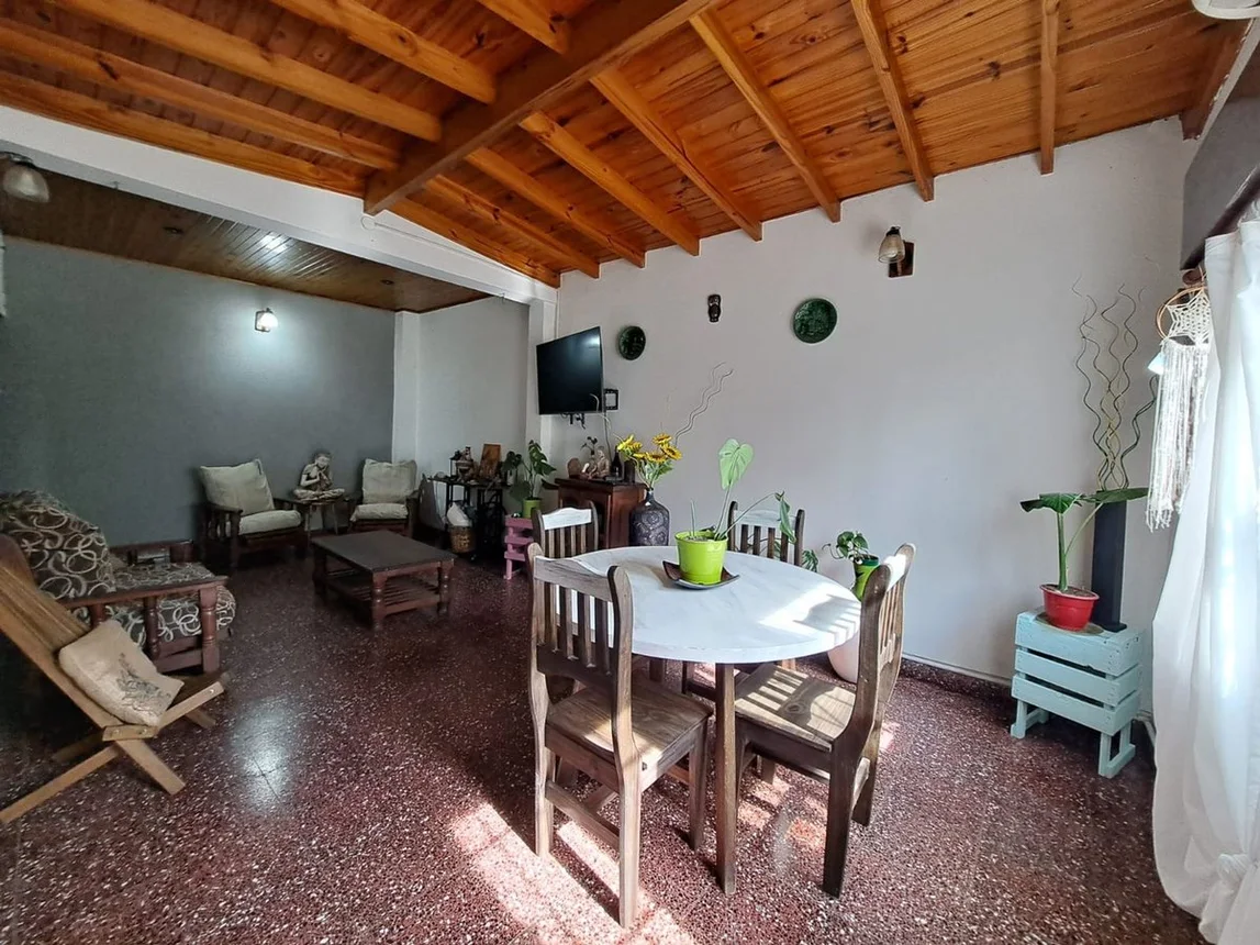Casa de 5 ambientes en venta en Paso del Rey, Cordoba 1859 1800