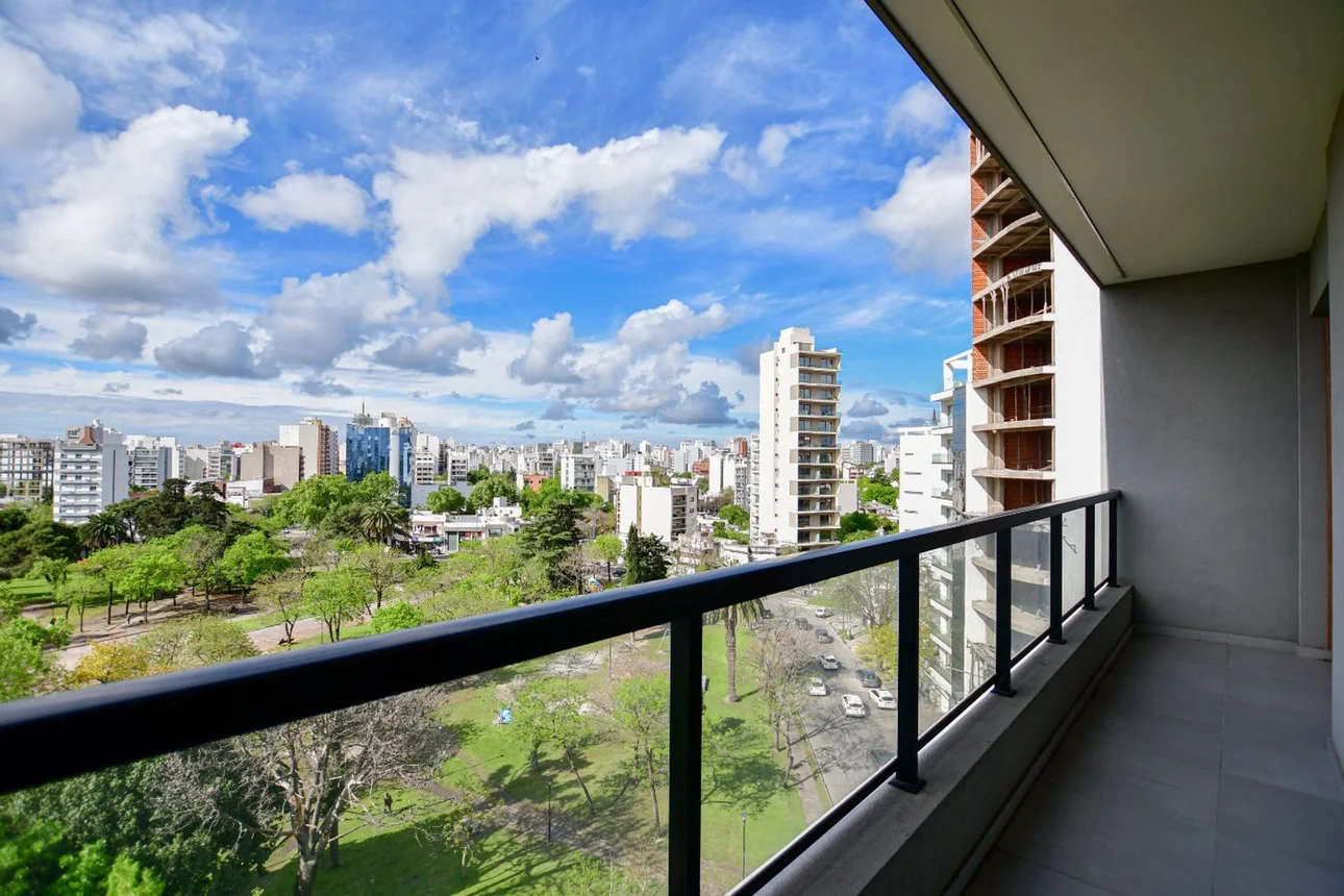 Semipiso de 2 ambientes en venta en La Plata, Plaza Azcuénaga 100
