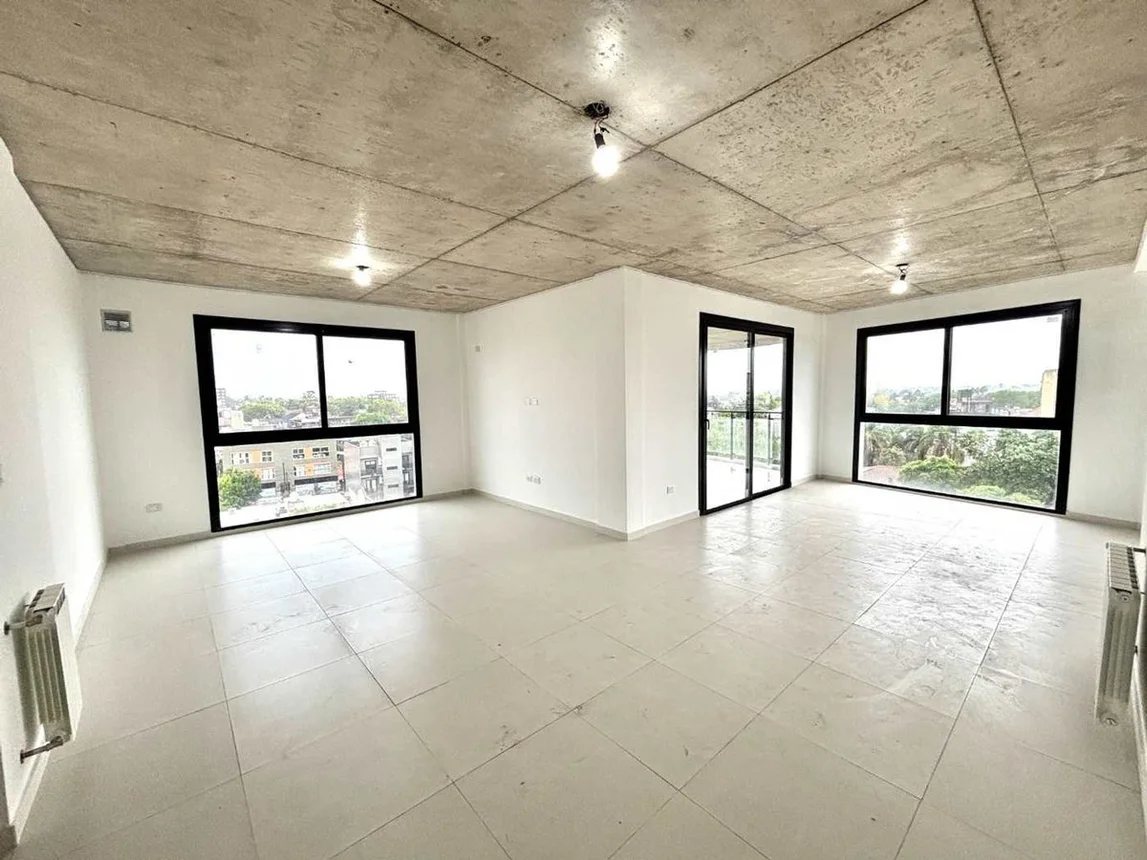 Piso de 4 ambientes en venta en San Antonio de Padua, Lavallol de Acosta Esquina Maza 200