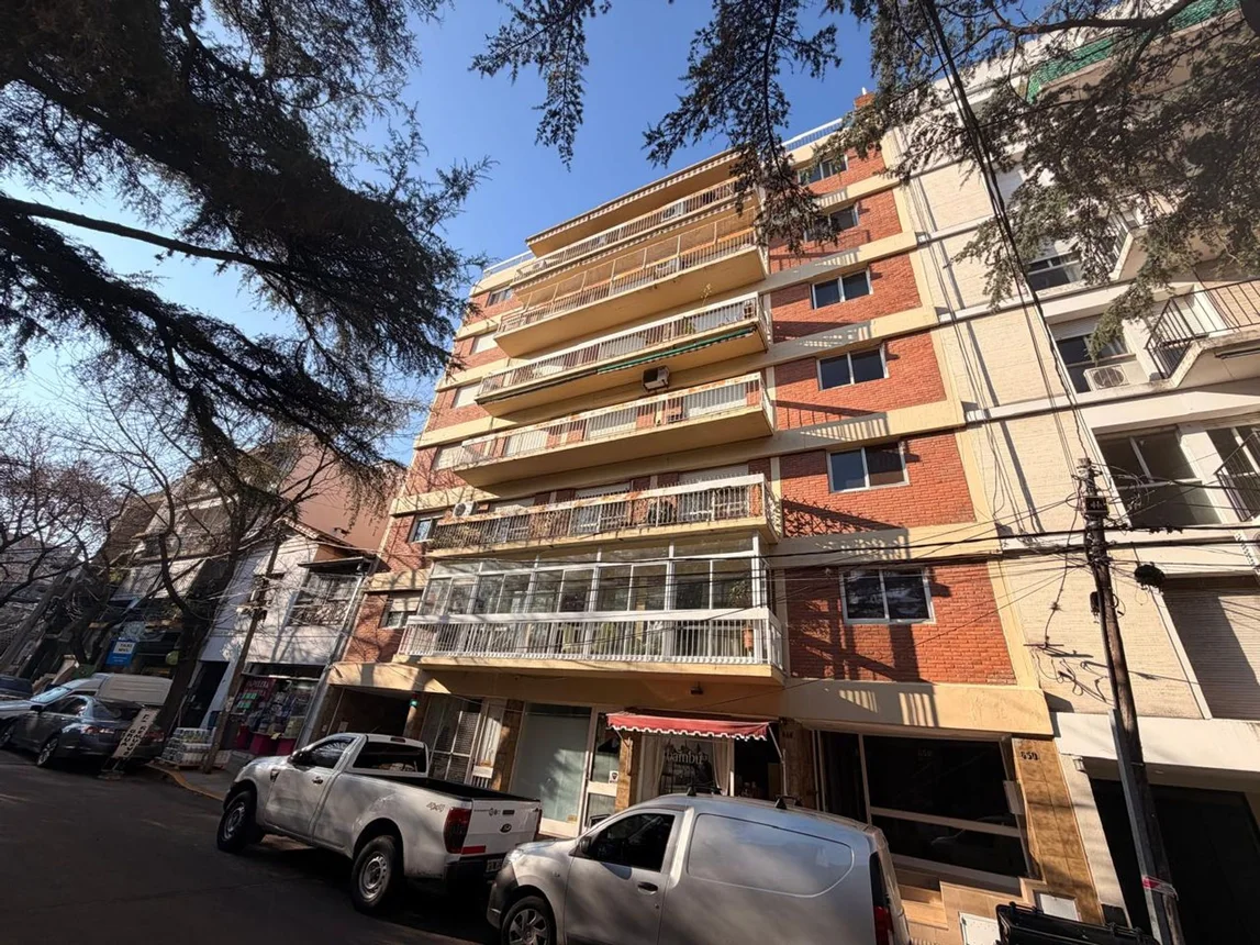 Departamento de 3 ambientes en venta en La Lucila, Debenedetti 600