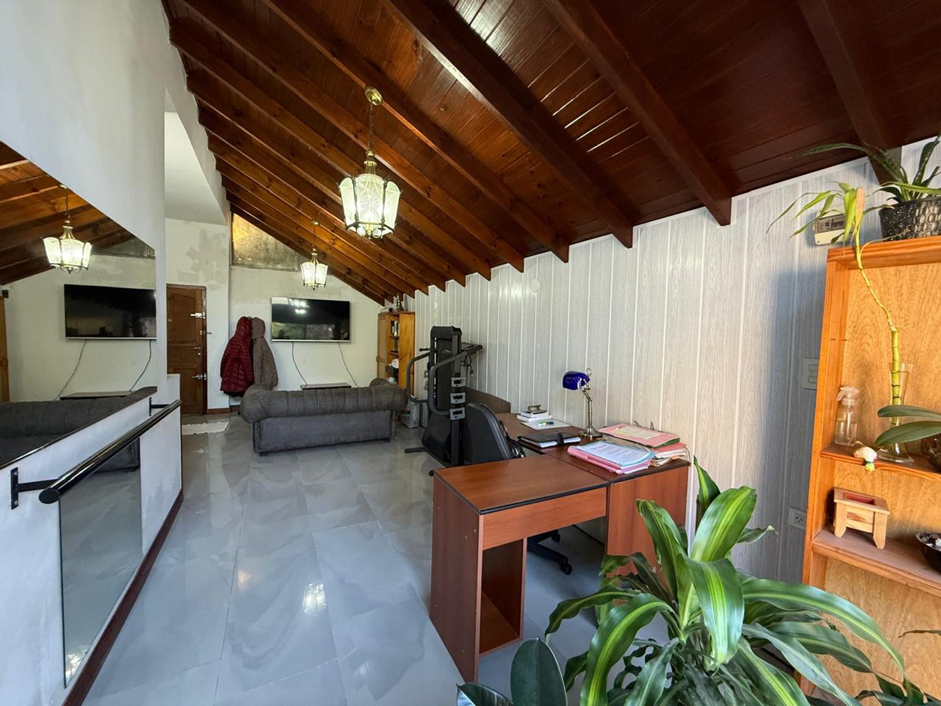 Foto 3 — VENTA CASA 2 AMB JARDIN, COCHERA PILETA BERNAL