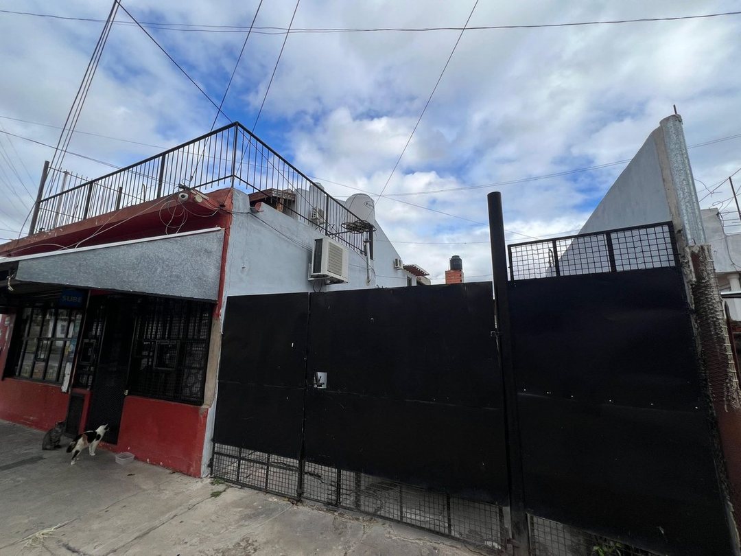 Casa en venta 3 ambientes en Carmen de Patagones 500, Castelar, Moron, Buenos Aires