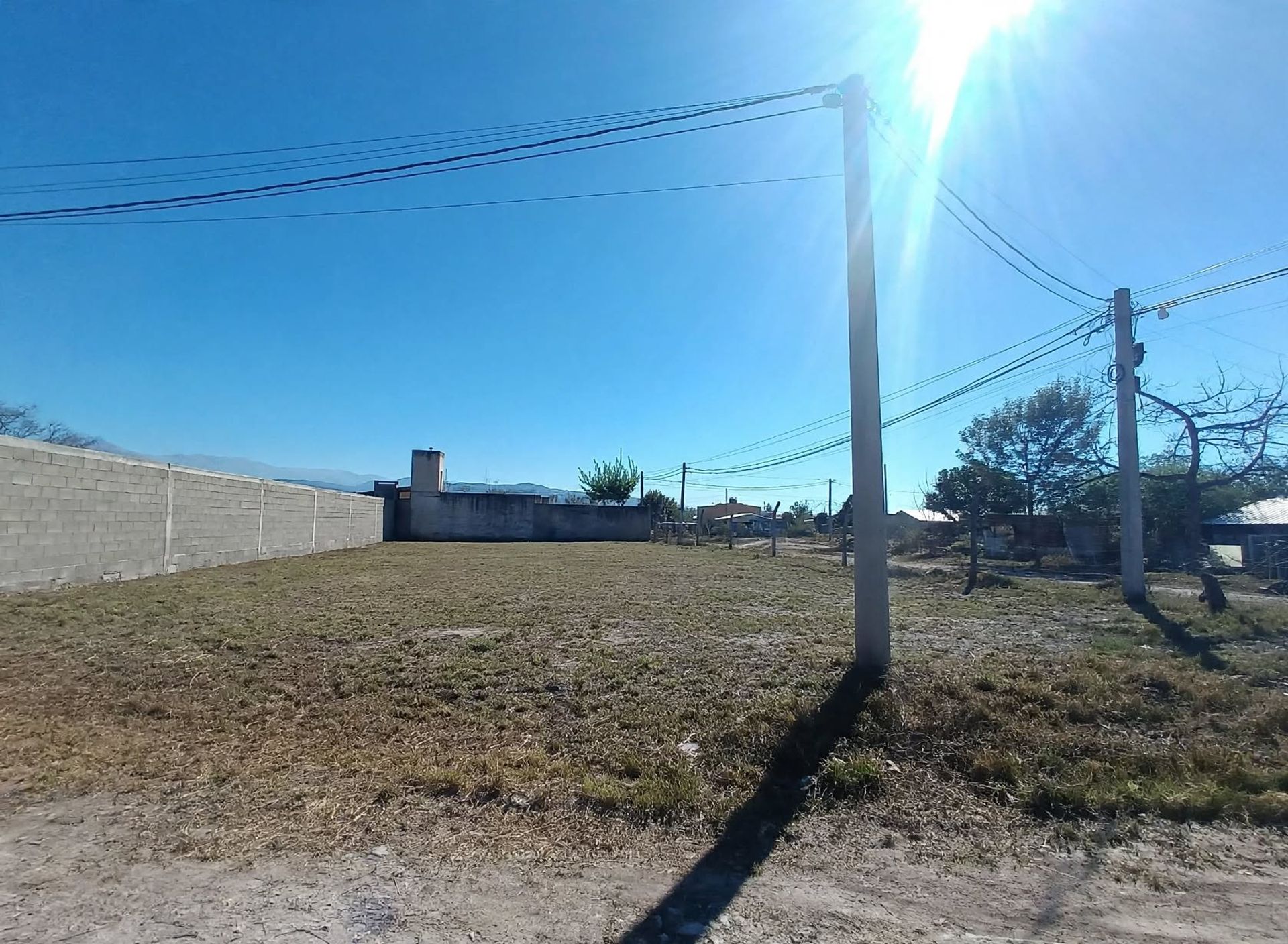 TERRENO EN VENTA LOS ROBLES EL ENCON 587M2 - foto 3