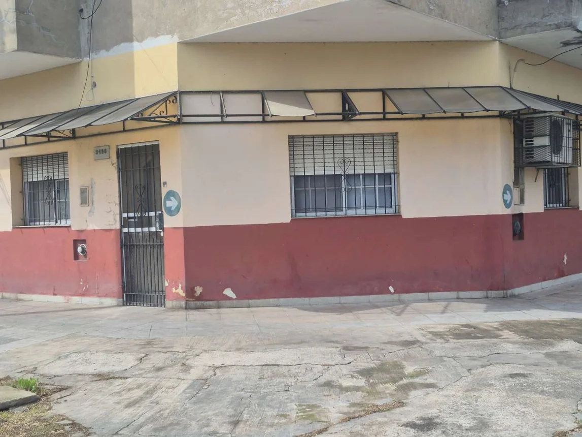 PH de 2 ambientes en venta en Valentín Alsina, Juan Farrel 3100