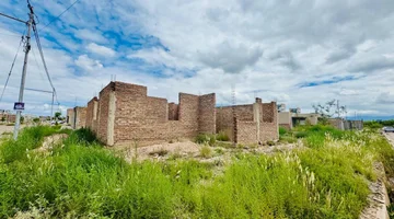 VENTA CASA EN OBRA BARRIO VILLA OLIVOS I ESQUINA