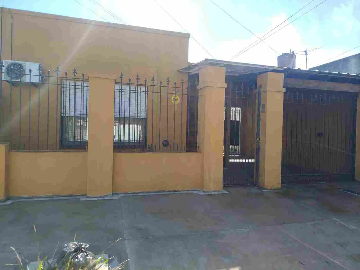 Casa de 3 ambientes en venta en Temperley, Indalecio Gómez 400, foto 2