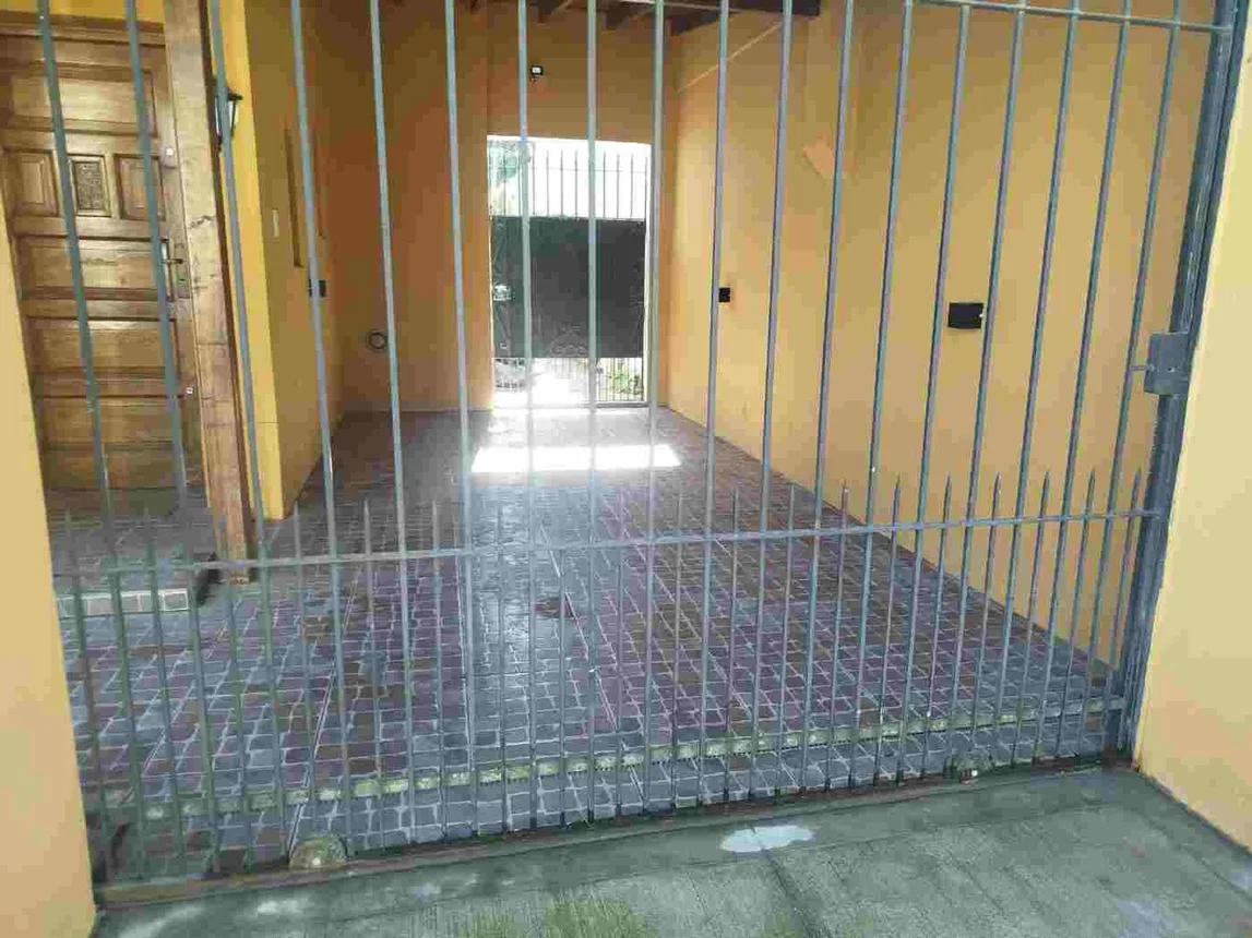 Casa de 3 ambientes en venta en Temperley, Indalecio Gómez 400, foto 3
