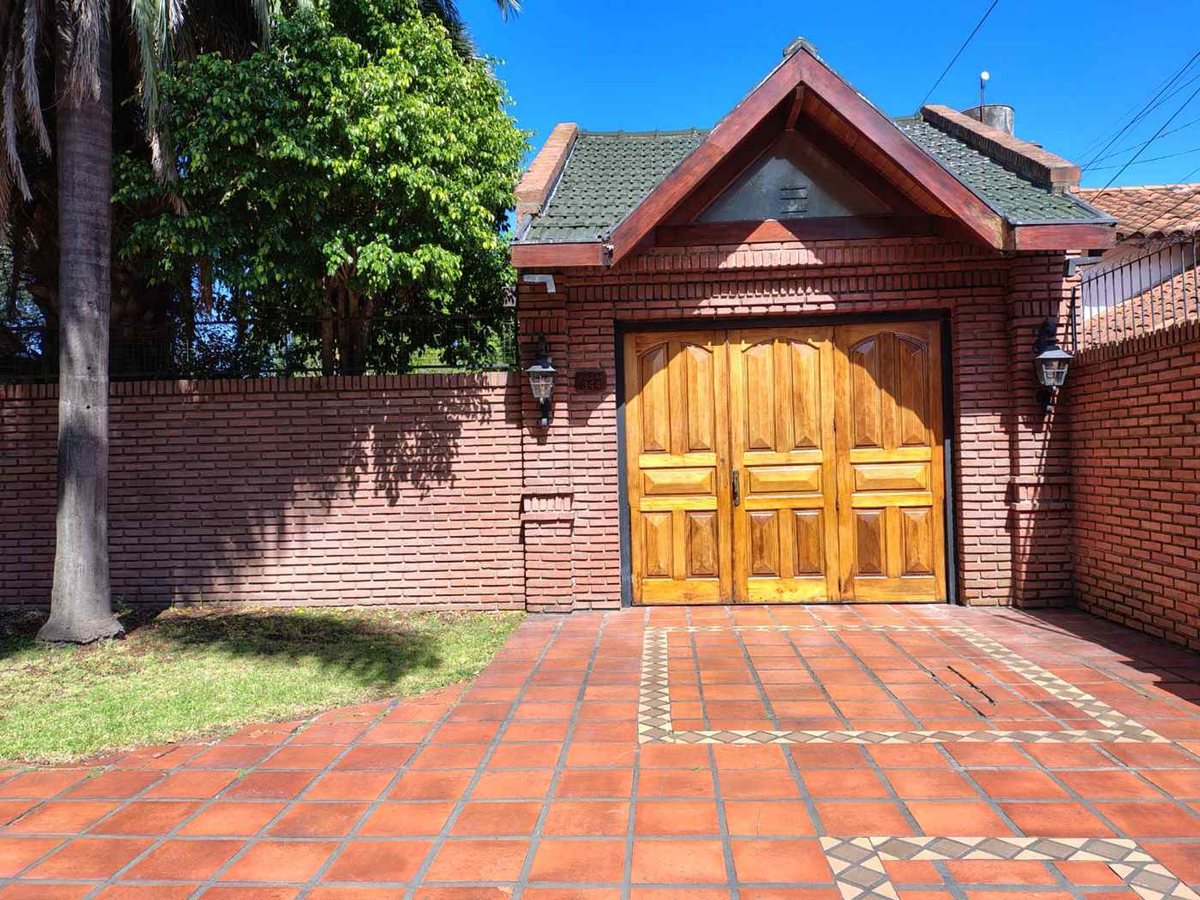 Foto 10 — VENTA CASA 4 Amb. c/JARDIN y PILETA - OPORTUNIDAD!