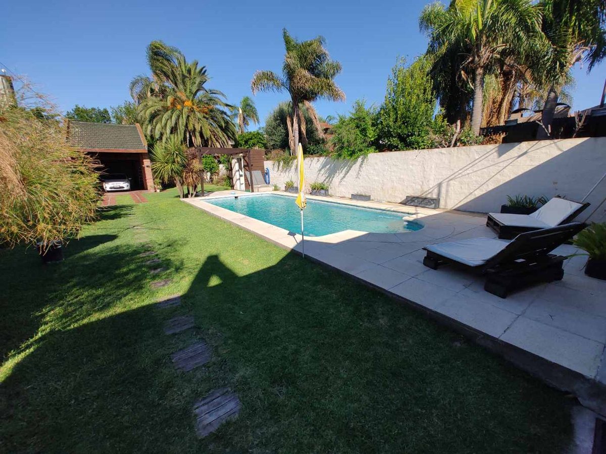 Foto 5 — VENTA CASA 4 Amb. c/JARDIN y PILETA - OPORTUNIDAD!