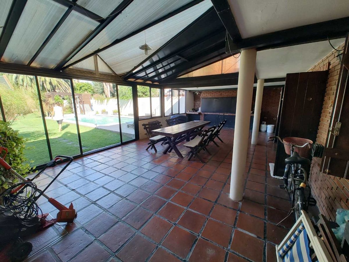Foto 8 — VENTA CASA 4 Amb. c/JARDIN y PILETA - OPORTUNIDAD!