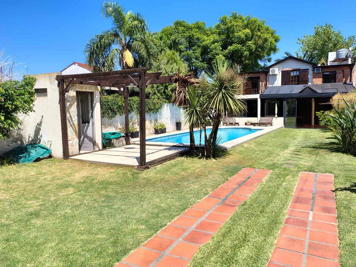 Foto 16 — VENTA CASA 4 Amb. c/JARDIN y PILETA - OPORTUNIDAD!