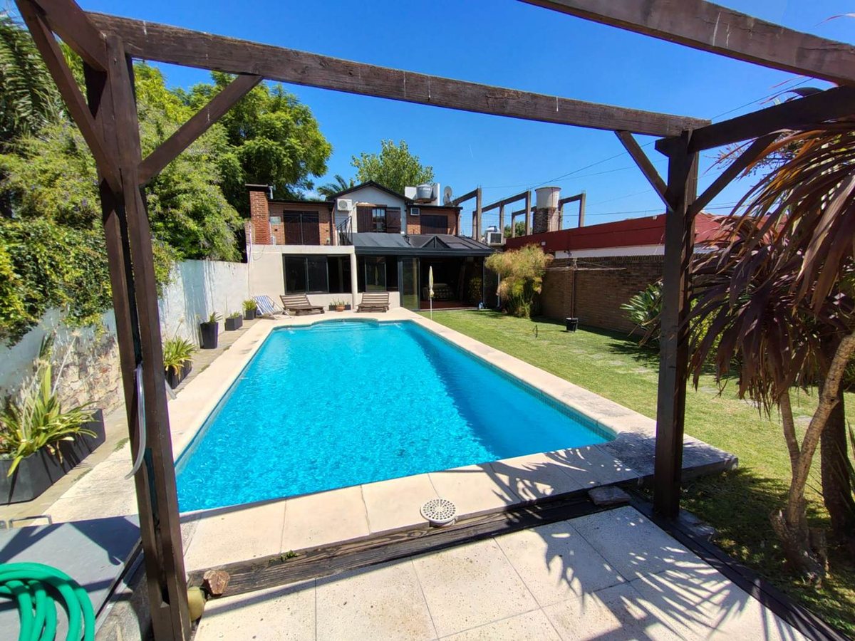 Foto 9 — VENTA CASA 4 Amb. c/JARDIN y PILETA - OPORTUNIDAD!
