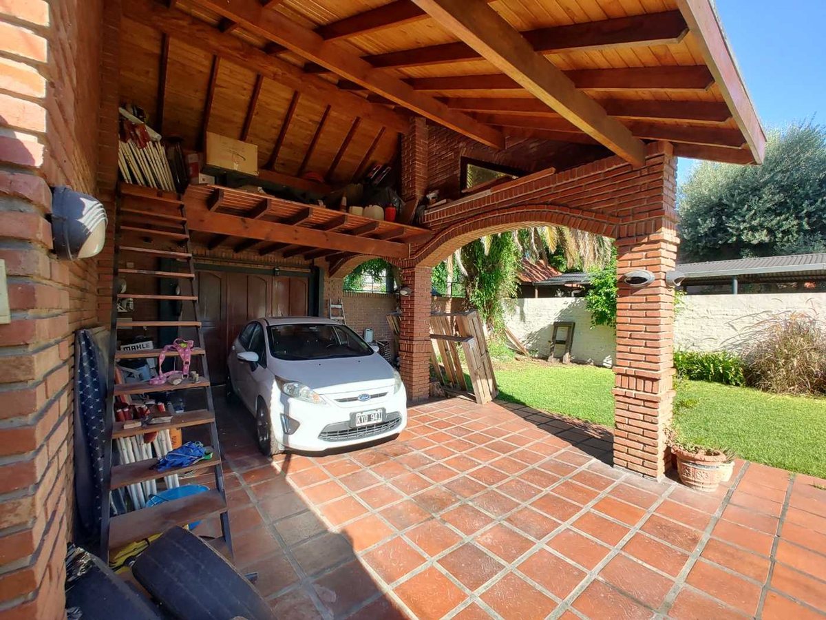 Foto 13 — VENTA CASA 4 Amb. c/JARDIN y PILETA - OPORTUNIDAD!