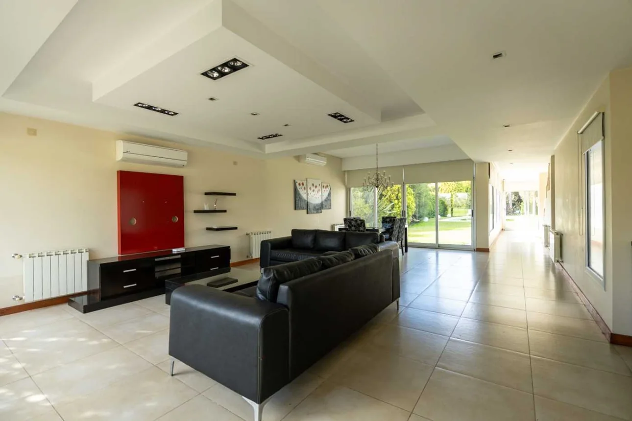 Casa en venta en La Plata, foto 2