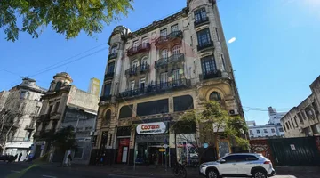 VENTA DE HOTEL EN ACTIVIDAD EN EL CENTRO