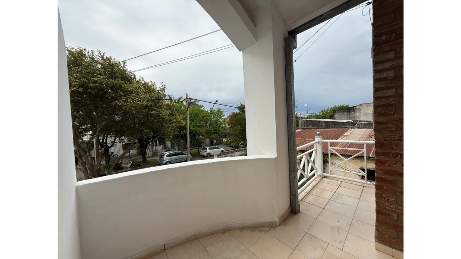 Departamento en planta alta con doble balcón, foto 3