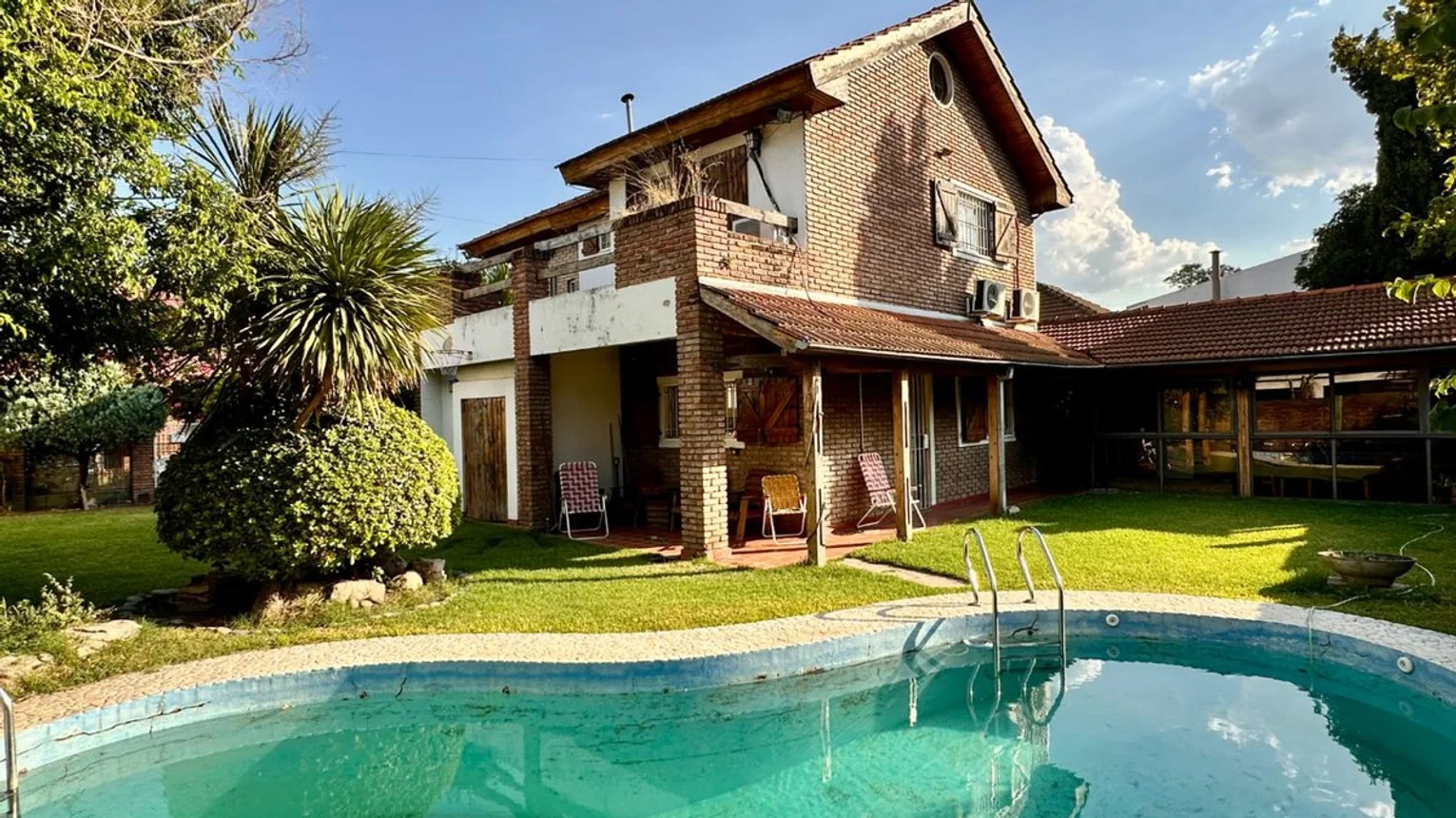 Casa en venta en Villa Luzuriaga, foto 2