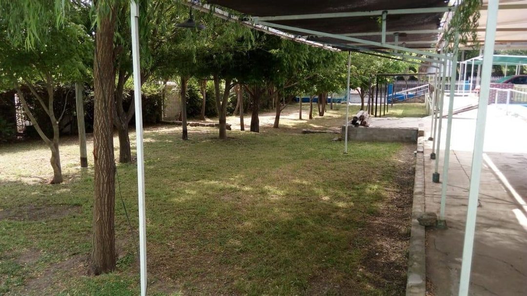 VENTA PROPIEDAD SALON PILETA QUINCHO BAÑOS COCINAS