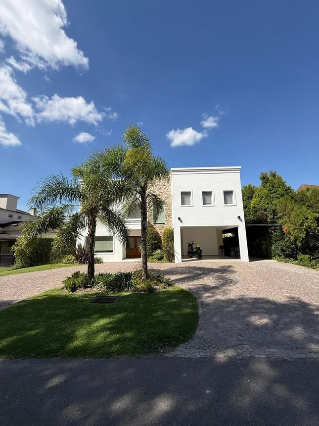 Casa en venta en Pilar, foto 2