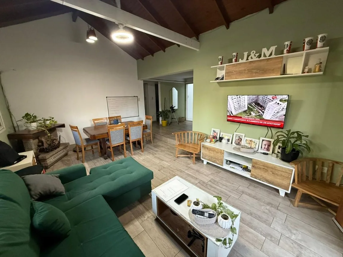 Chalet 6 amb c/ depto patio y cochera monte grande, foto 3