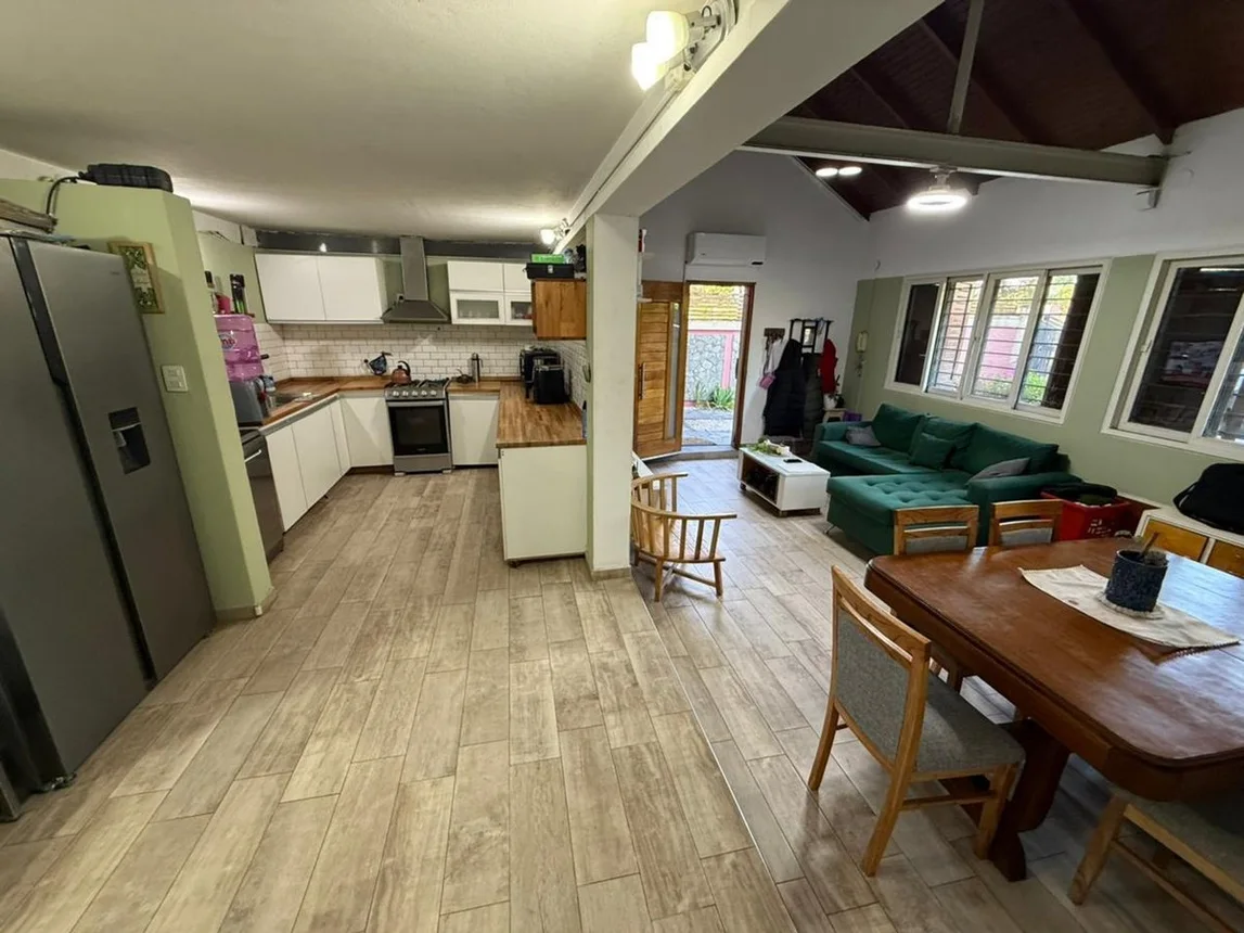 Chalet 6 amb c/ depto patio y cochera monte grande, foto 1