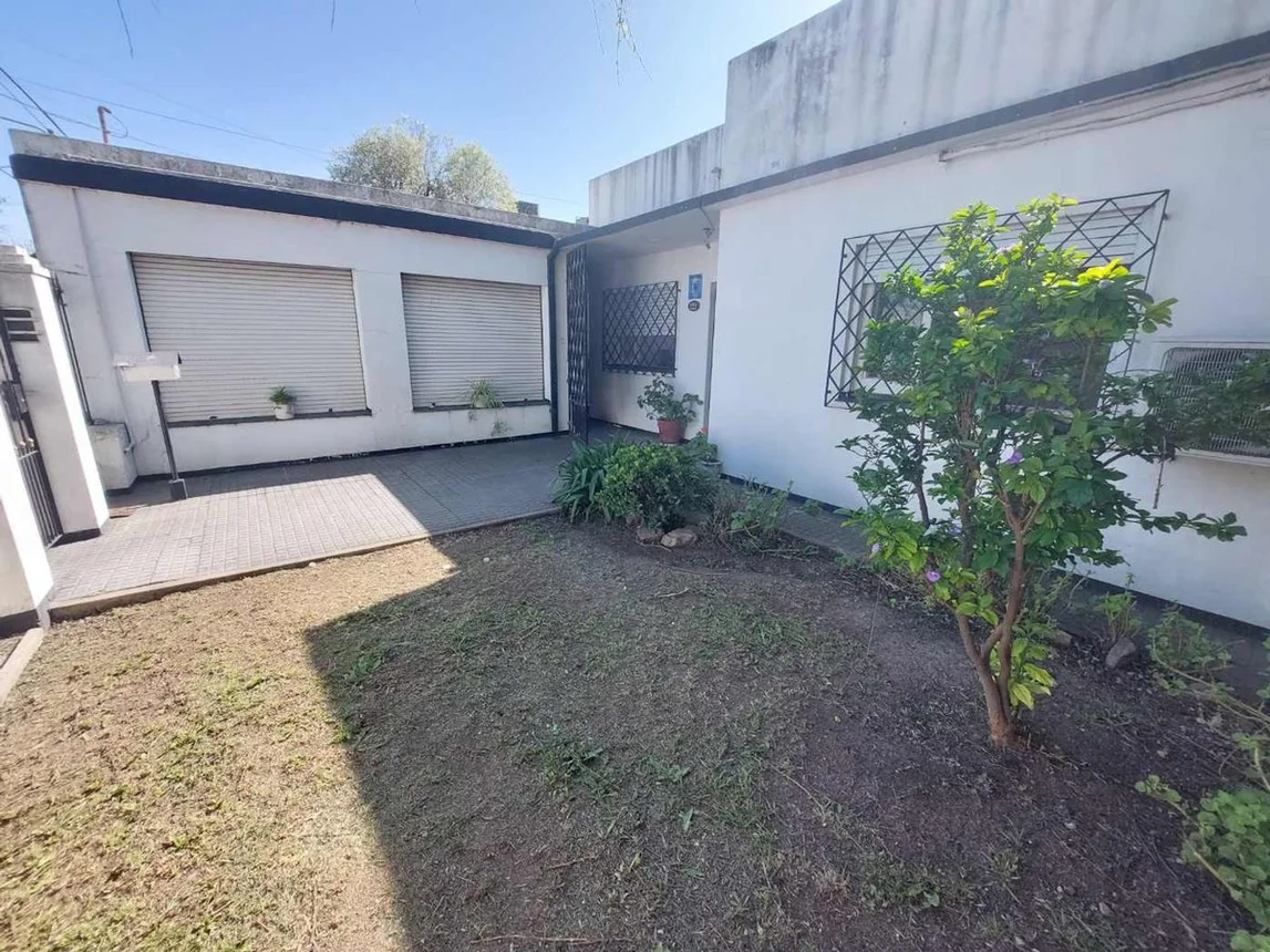 Casa en venta en Temperley, foto 2