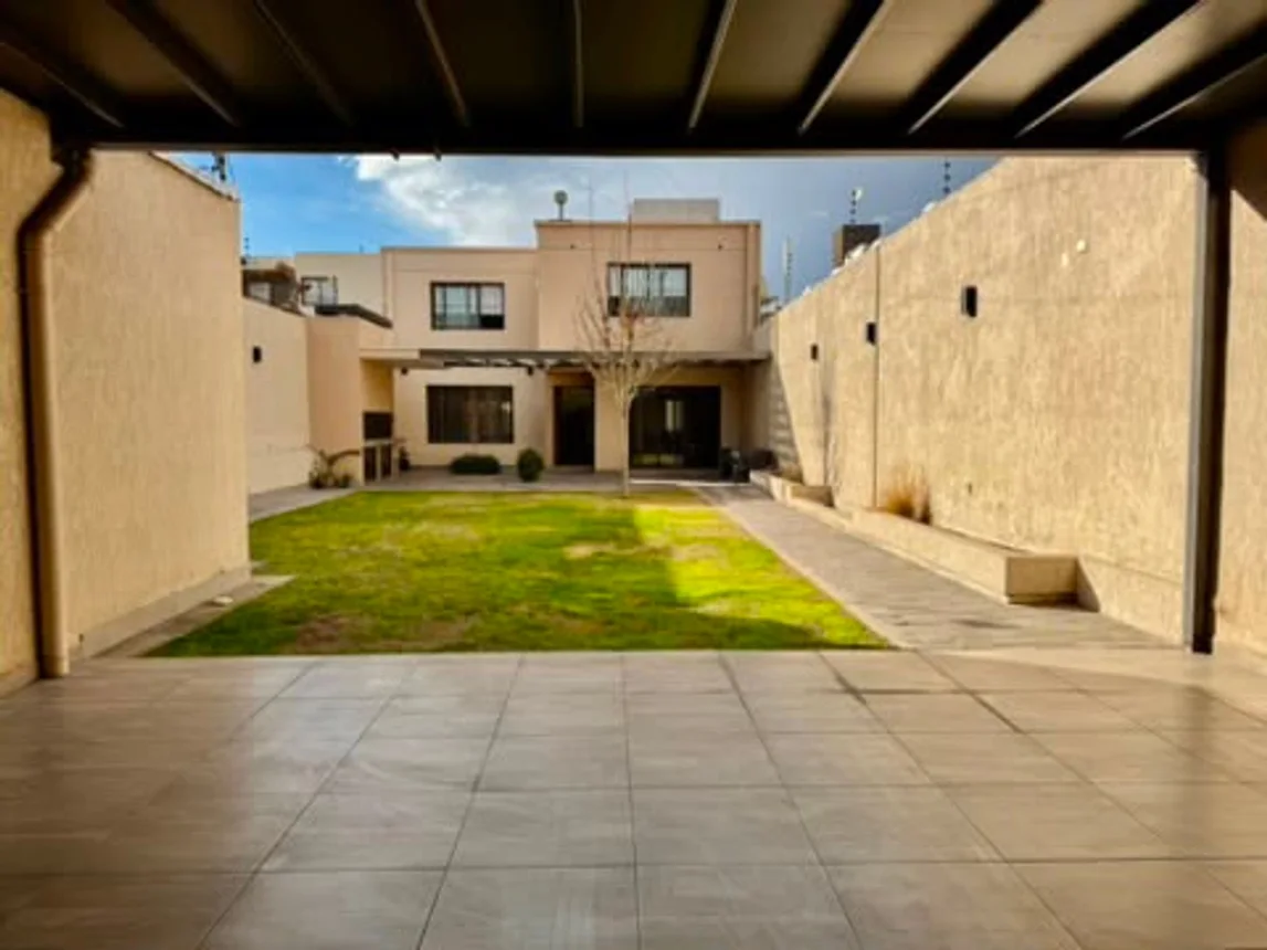 Casa en venta en Godoy Cruz