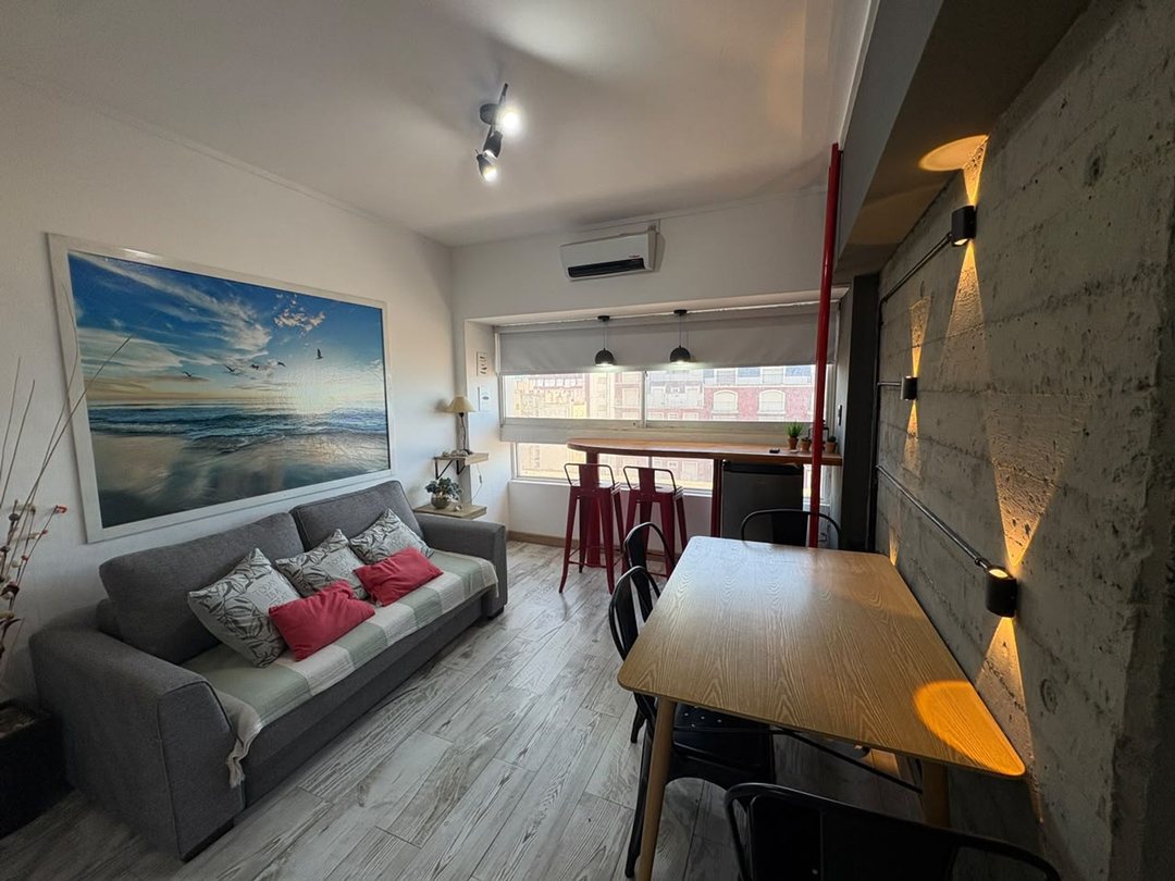 VENTA DE MONOAMBIENTE AMOBLADO FRENTE AL MAR