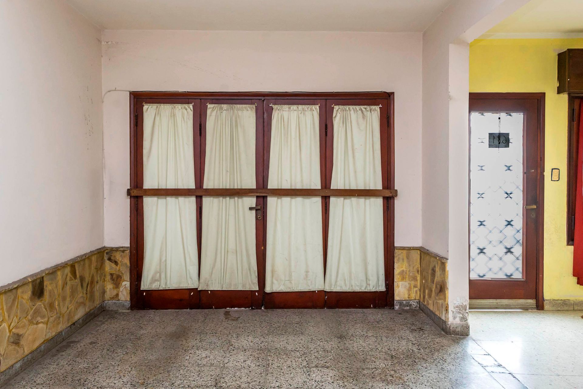 CASA EN VENTA C/ COCHERA + 3 DEPTOS EN MACROCENTRO - foto 6