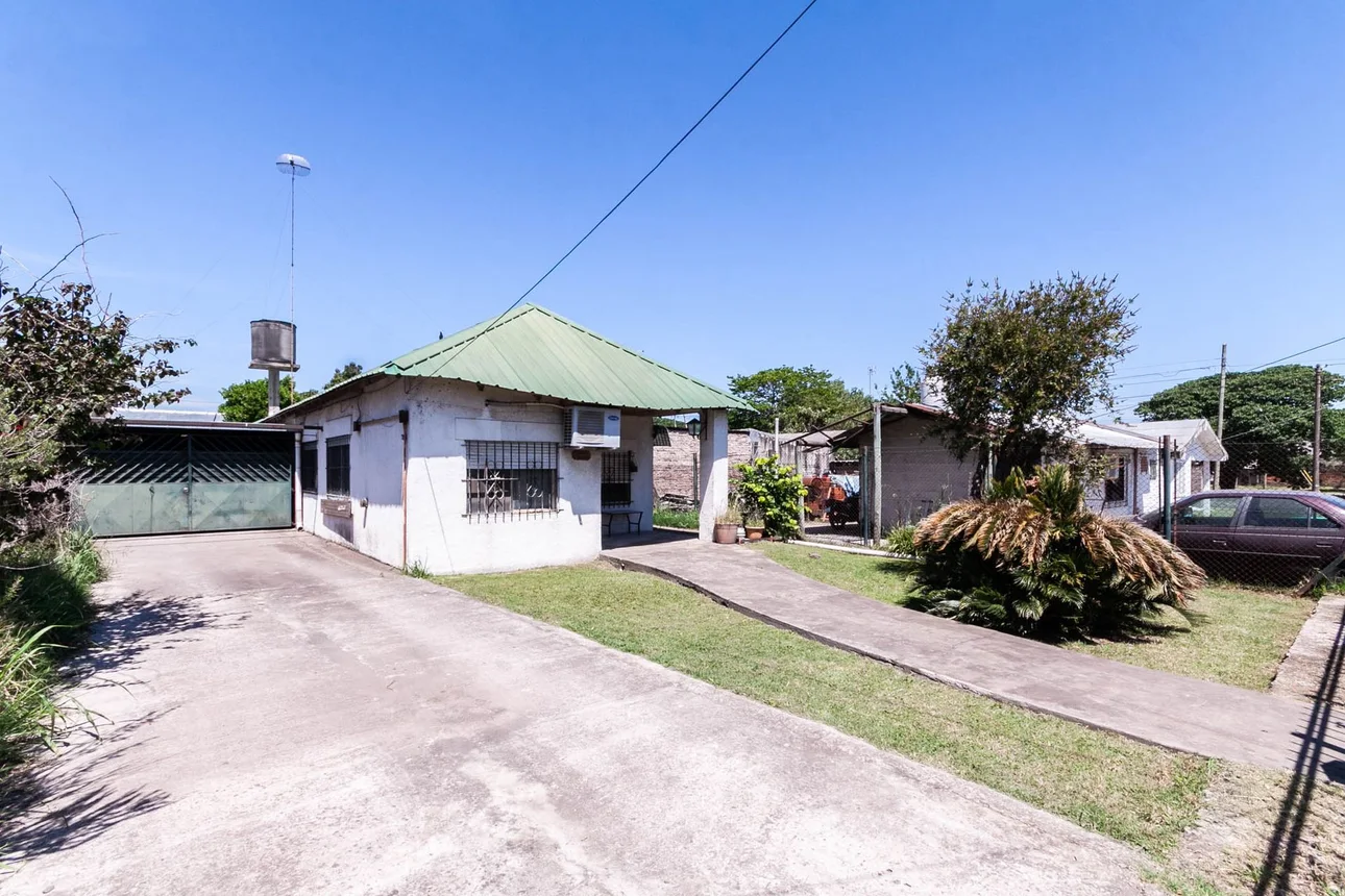 Casa en venta en Rafael Calzada, Avenida San Jerónimo 1700