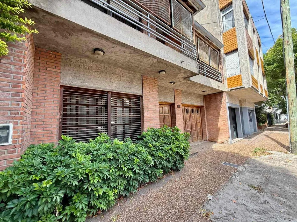 Casa en venta en Quilmes, foto 3