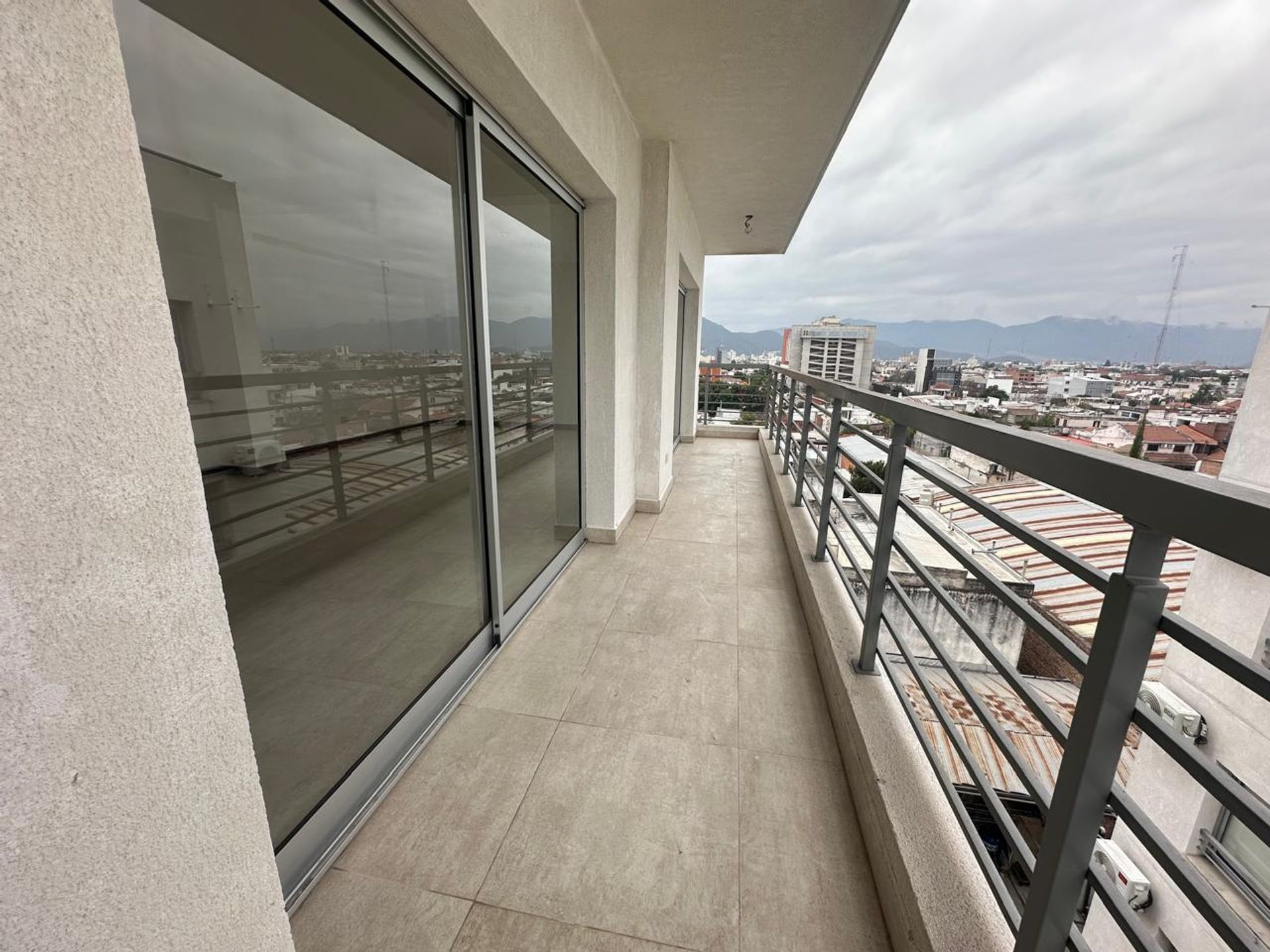 DEPARTAMENTO VENTA SEMIPISO MACROCENTRO - foto 5