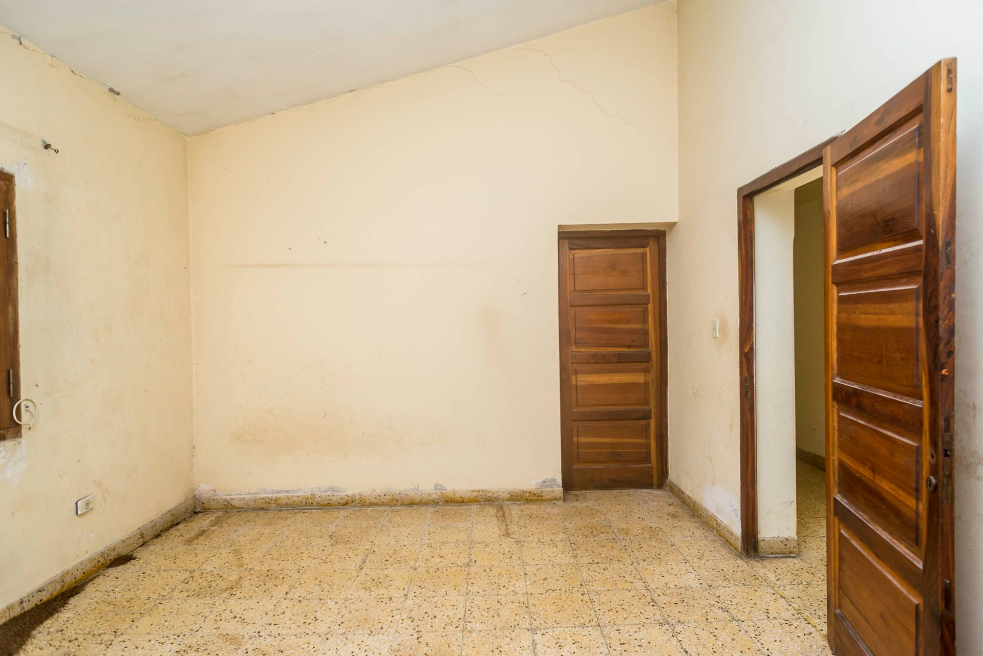 CASA EN VENTA CON GALPON SOBRE RN 68 CERRILLOS - foto 4