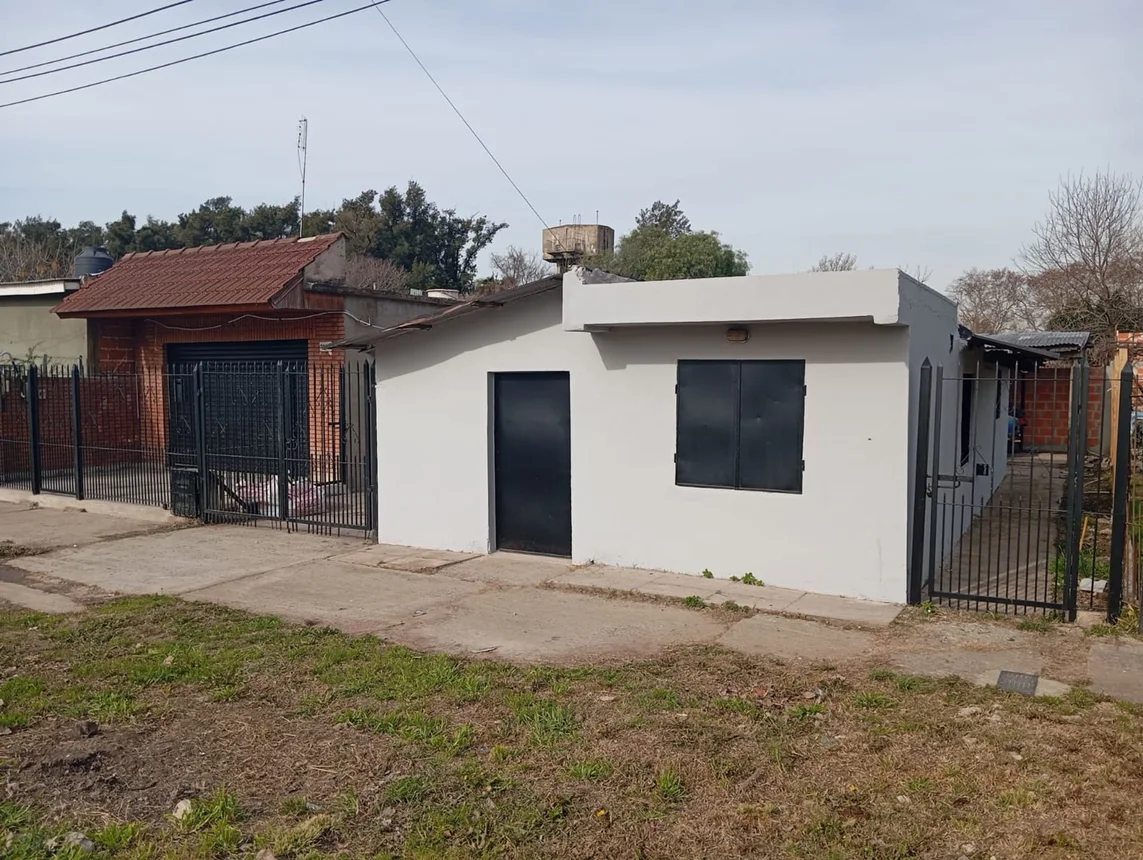 Casa de 3 ambientes en venta en Burzaco, Miguel Diomede 2700, foto 2