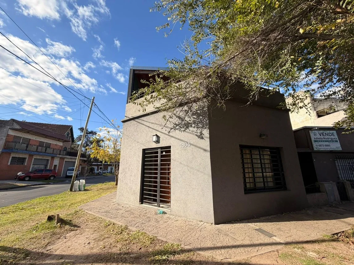 Casa de 3 ambientes en venta en Banfield, Granaderos 1800, foto 4