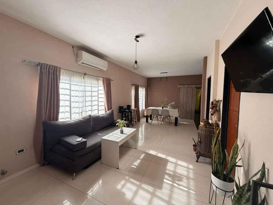 Casa de 3 ambientes en venta en Banfield, Granaderos 1800, foto 2