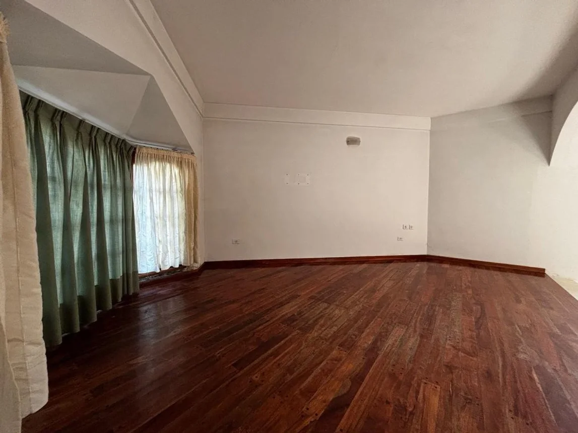 Casa de 8 ambientes en venta en Manuel B. Gonnet, 25 E/ 495 y 496 3600, foto 4