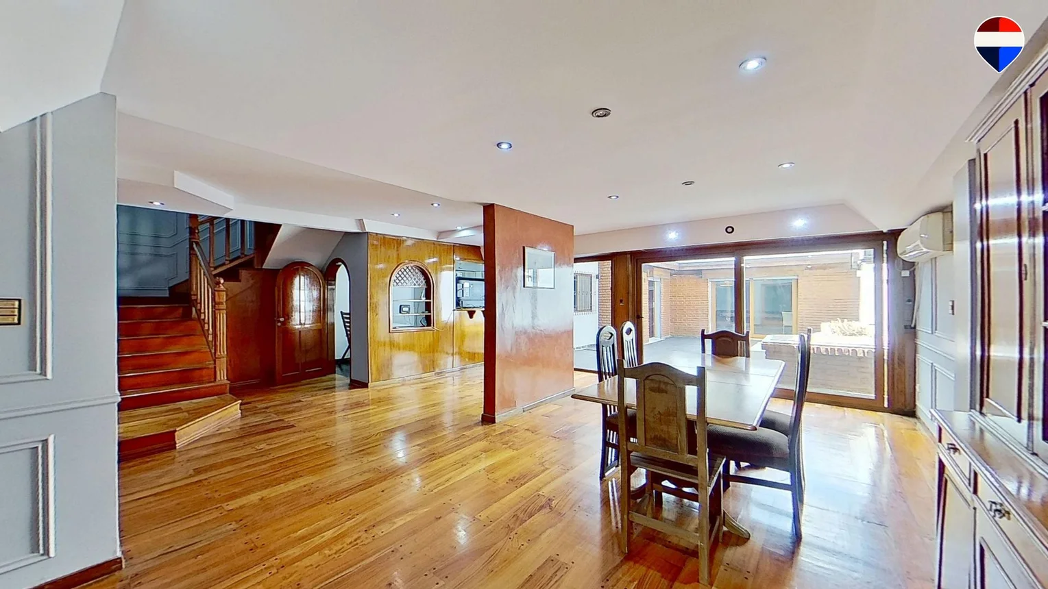 Casa de 6 ambientes en venta en Banfield, General Arenales 700