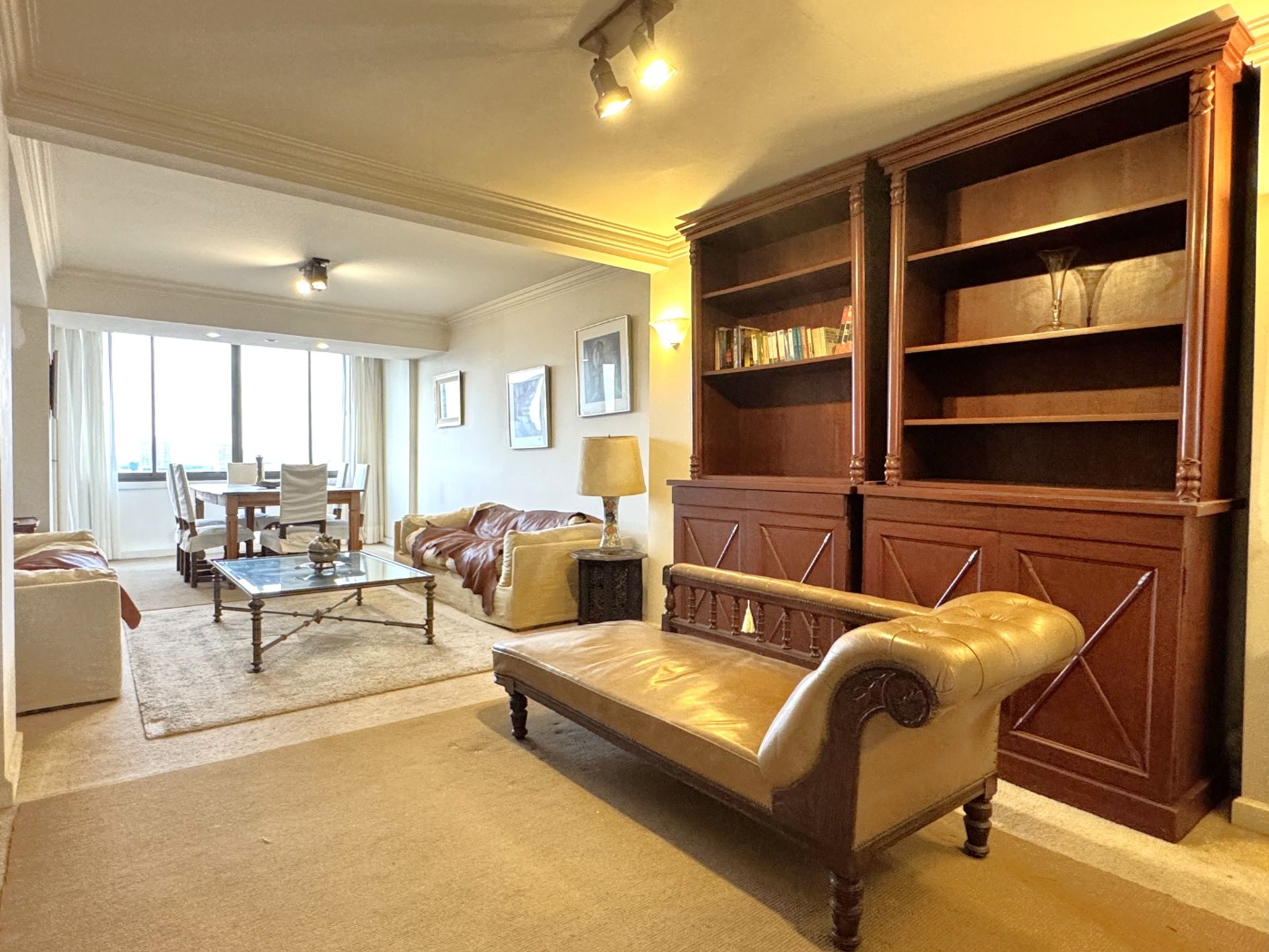 Se vende piso completo 3 dorm en zona centro