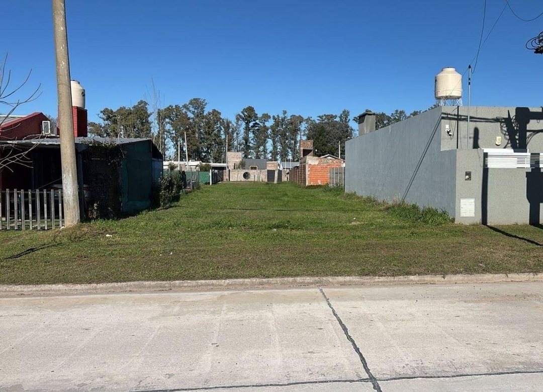 VENTA LOTE ESCRITURADO DE 300 M2 EN PINAR DE LAGOS