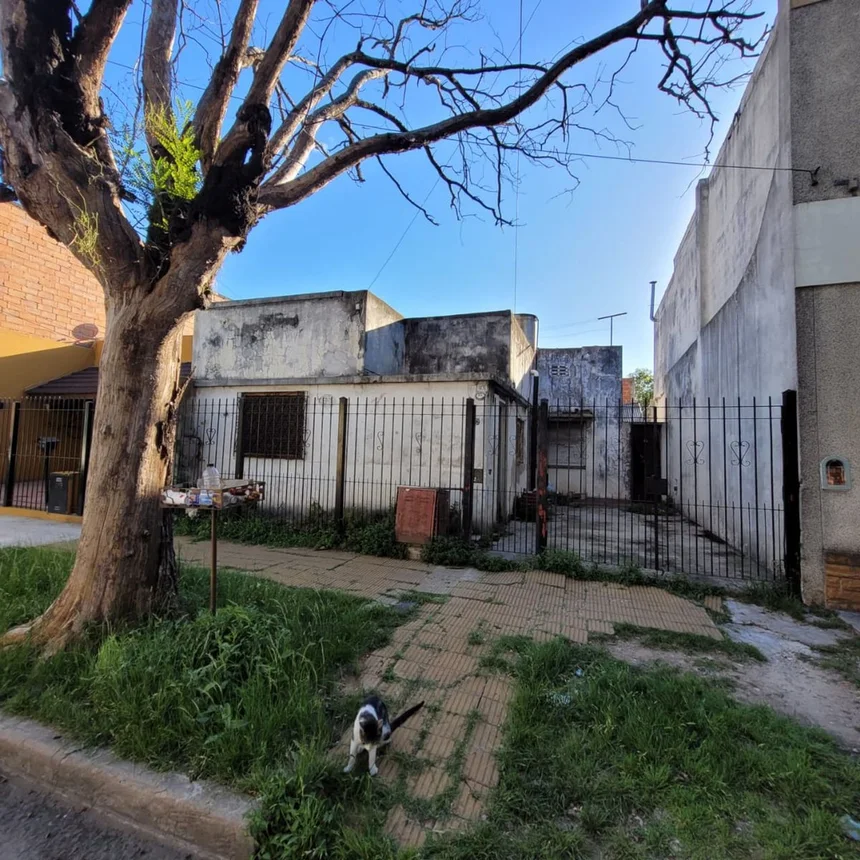 Casa de 4 ambientes en venta en Villa Maipú, Berutti 1400