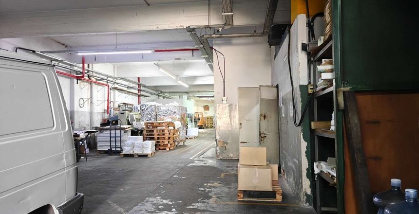 VENTA Depósito/ Galpón en Mataderos + 1300m2 cub