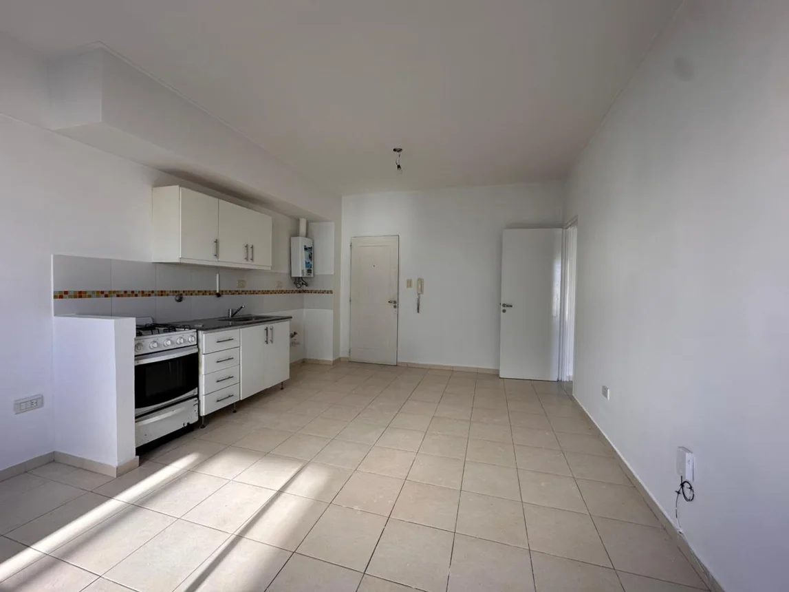 Departamento de 2 ambientes en alquiler en La Plata, Calle 20 Entre 32 y 33 0