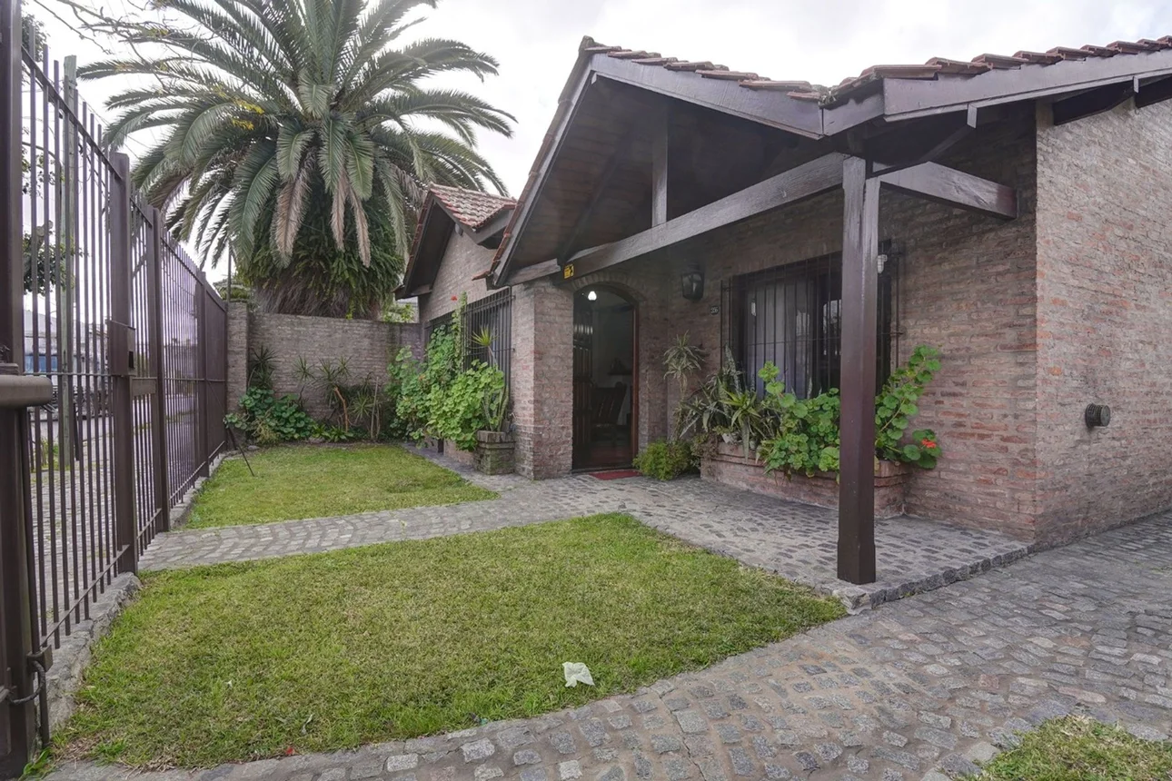 Casa en venta en Ramos Mejía, foto 2